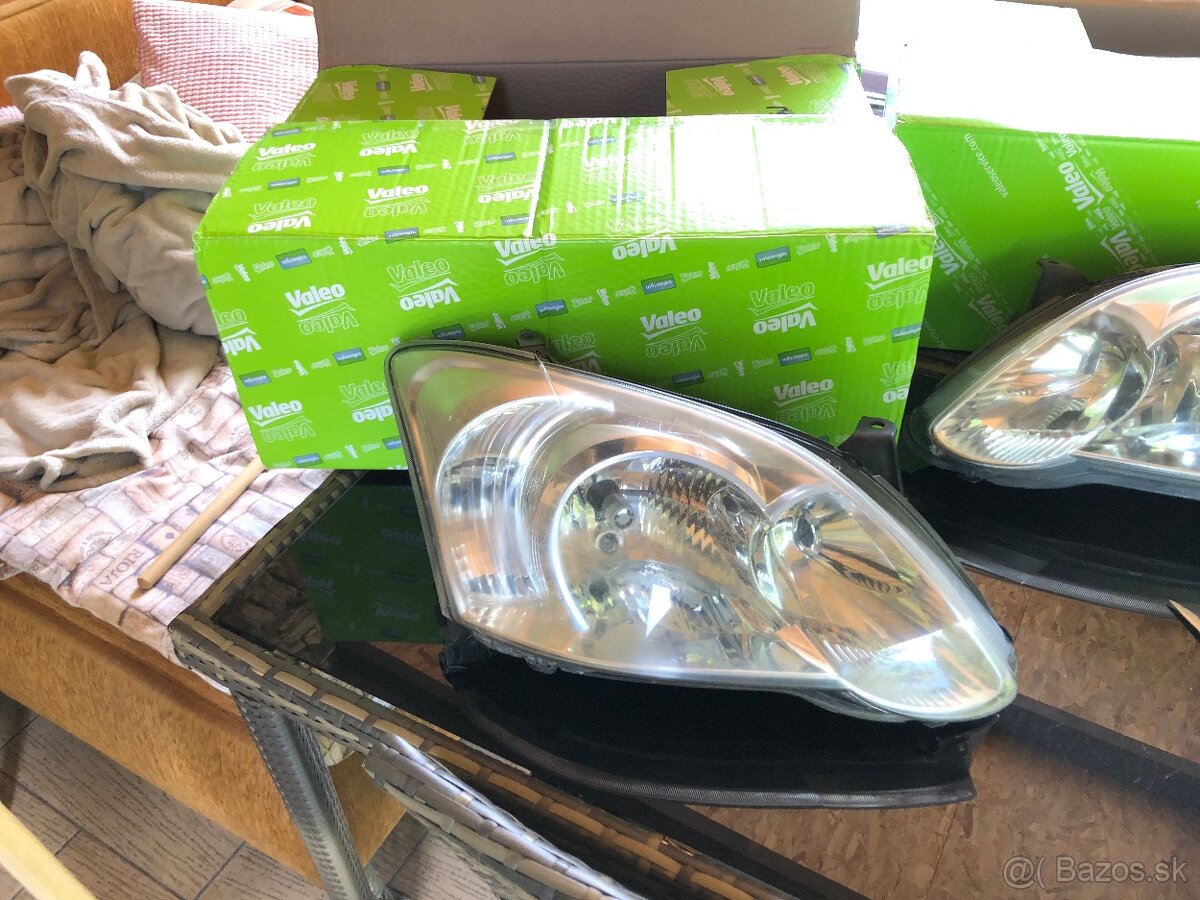 Svetla Toyota Corolla E 12 hachbak 2006 - 5