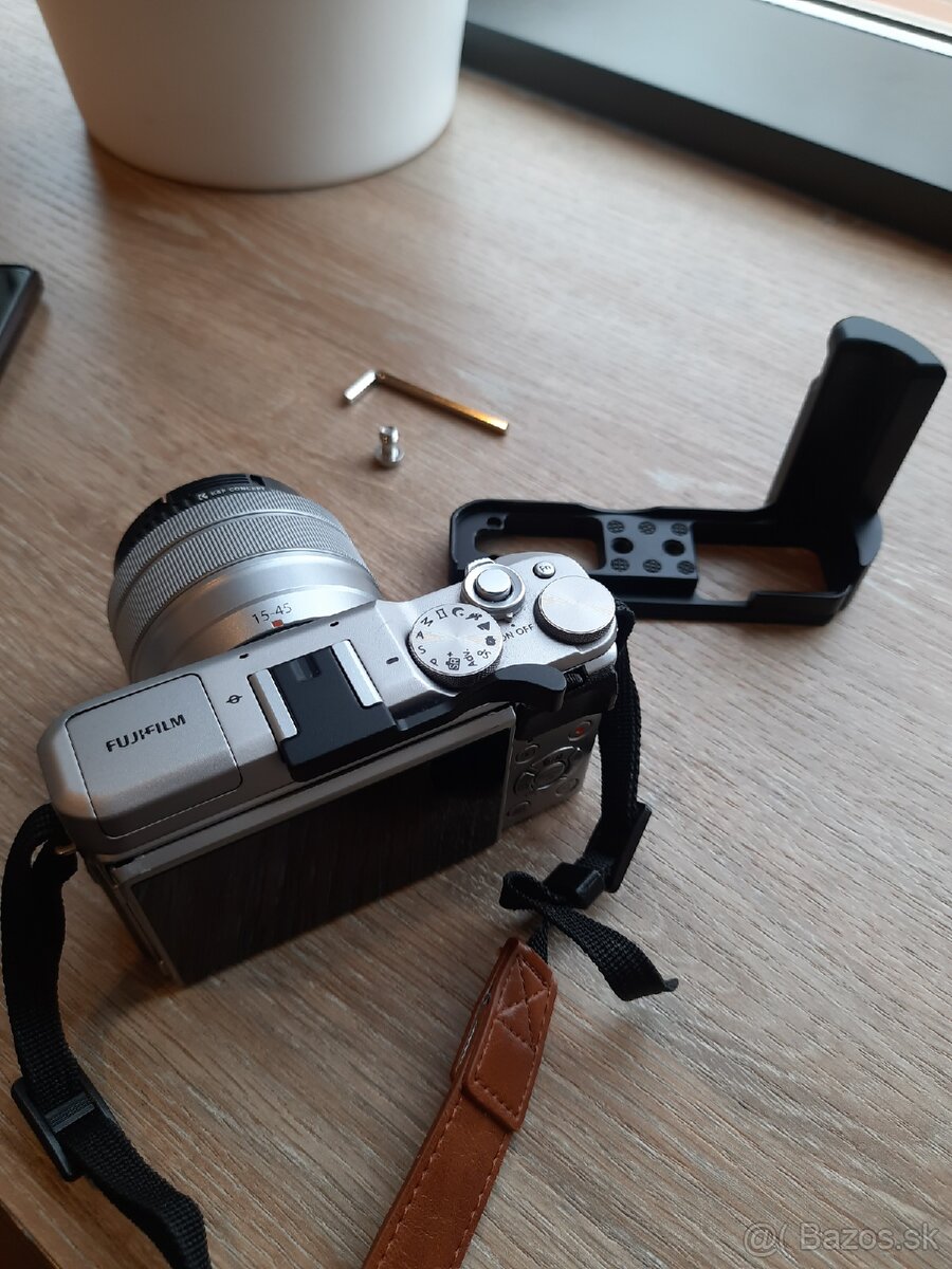 Fujifilm X-A5 + kit objektiv + grip - 5