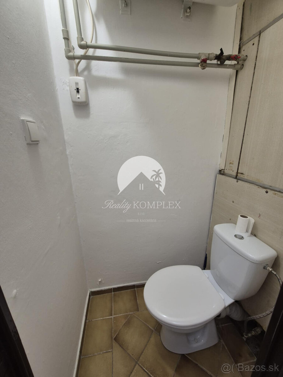 Reality KOMPLEX s.r.o., Vám ponúka na PREDAJ 1 izbový byt na - 5