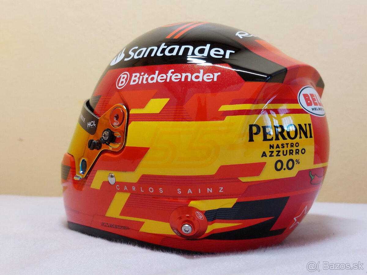 Carlos Sainz 2024 Ferrari F1 prilba 1:2 - 5