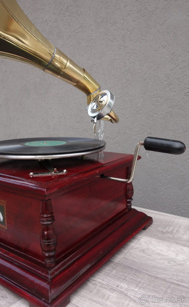 Gramofón retro. - 5