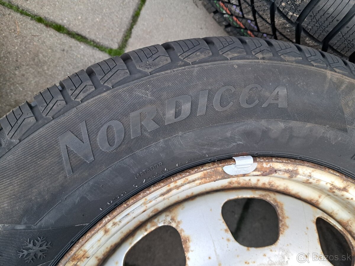 Zimna sada Dacia Duster 215/65 R16 - 5