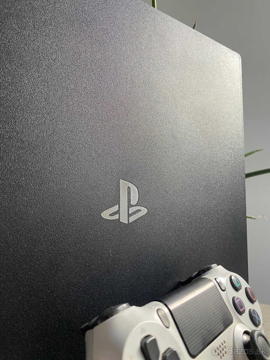 PlayStation 4 Pro 1TB - 5