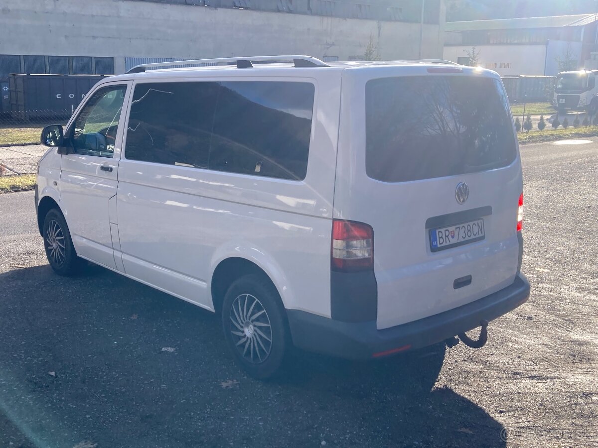 VW Transporter T5.1 2.0 TDi 9 miest 2012 - 5