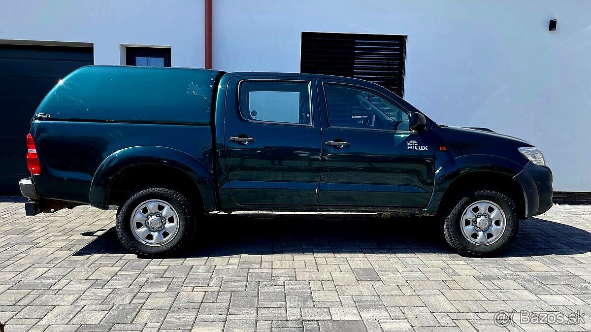 TOYOTA HILUX 2.5DI-D - PREDAJ AJ NA SPLÁTKY