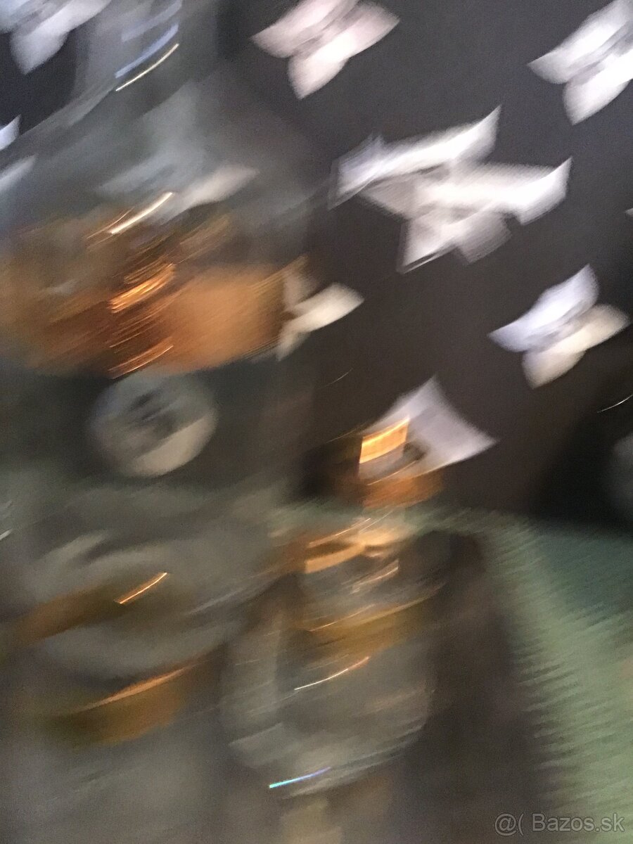 ZNAčENé SOšKA S CHYBAMI,KARAFA ,PREKRáSNE POHáRE NA VíNO - 5