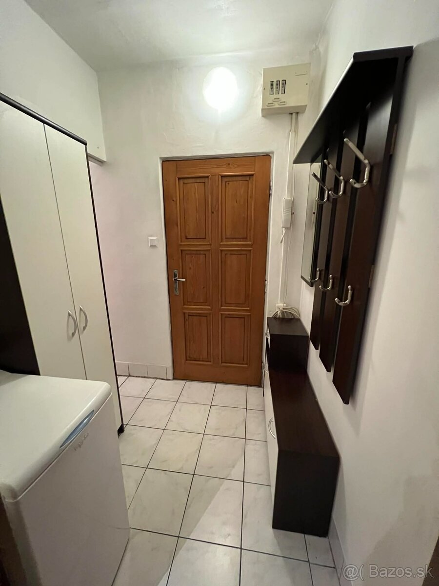 Prenájom garzónky Šala, Partizánska ulica - 5