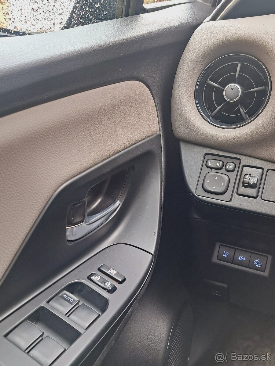 Toyota Yaris Hybrid 2018 Facelift 4-valec - 5