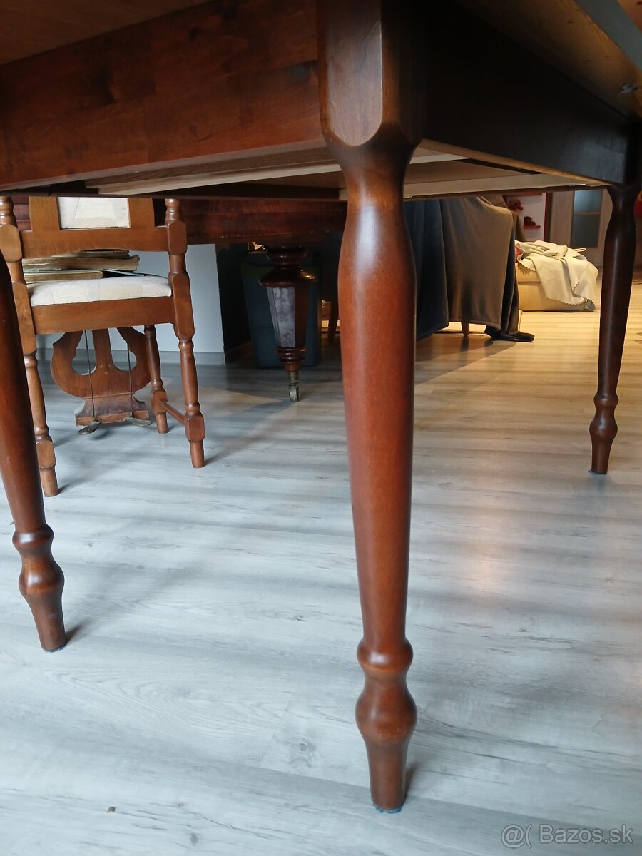Jedálenský stôl - 5