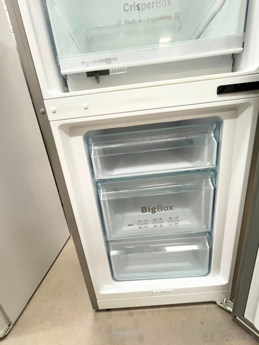 Predám chladničku Bosch 200cm - 5