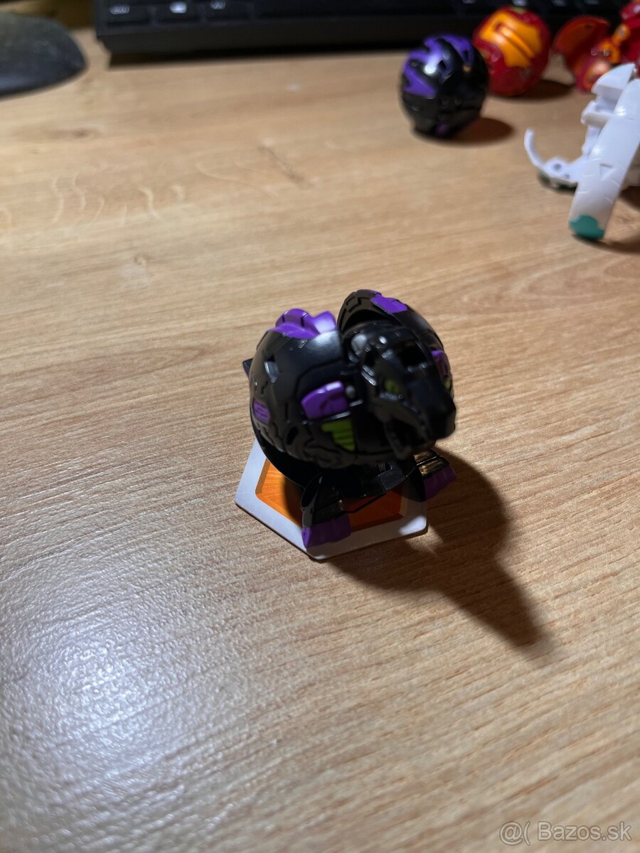 Predám Bakugan komplet - 5