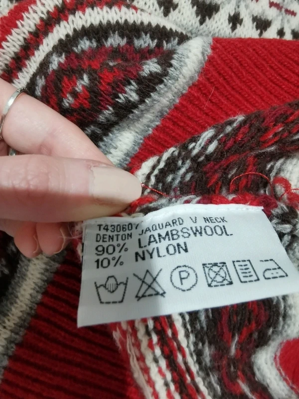 Nórsky sveter z jahňacej vlny 90% nový unisex - 5