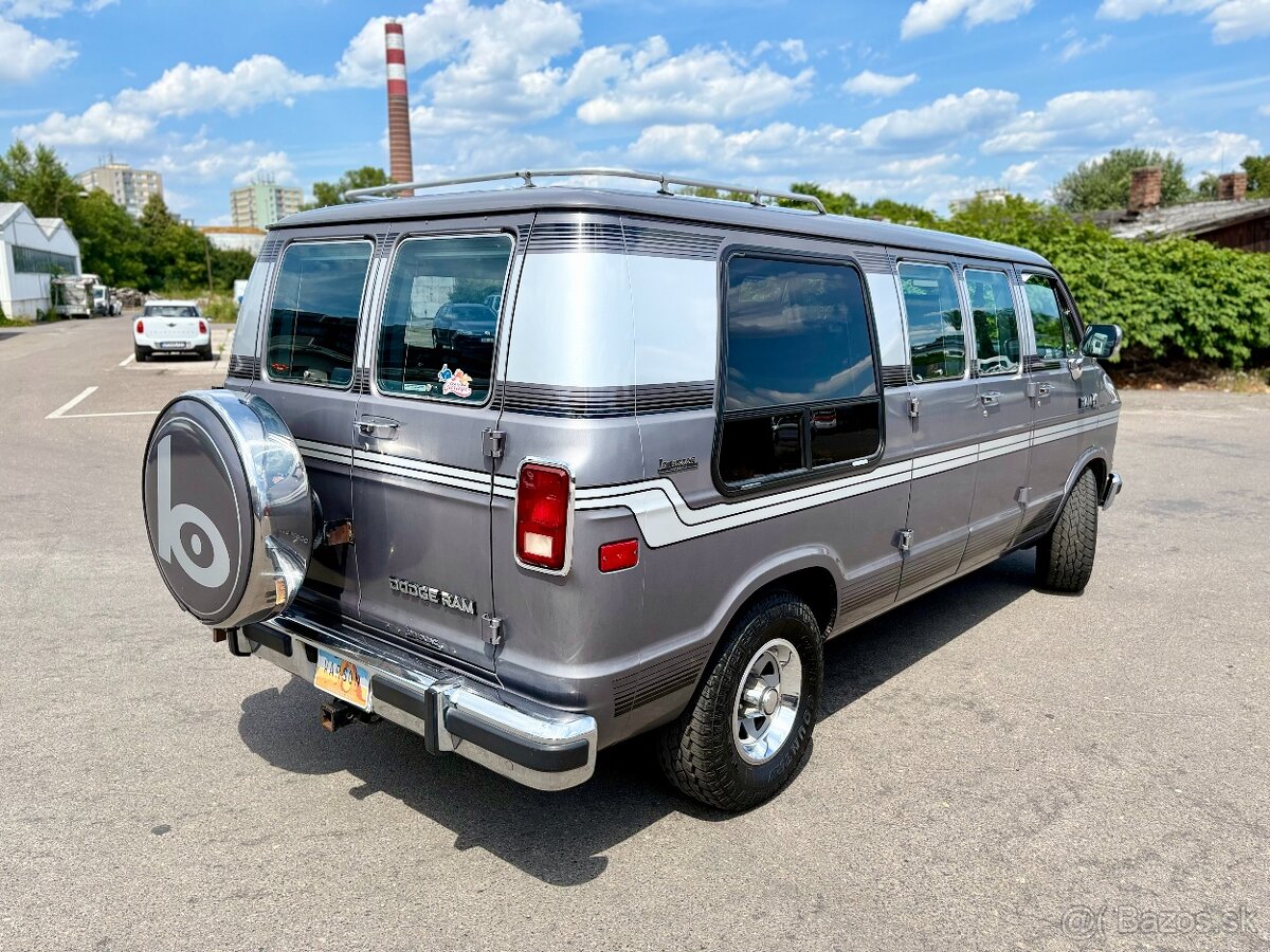 1989 Dodge B-250 RAM VAN Bivouac Conversion | PERFEKTNÍ STAV - 5