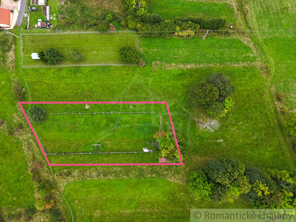 Slnečný rovinatý pozemok na výstavbu rodinných domov - Kra - 5