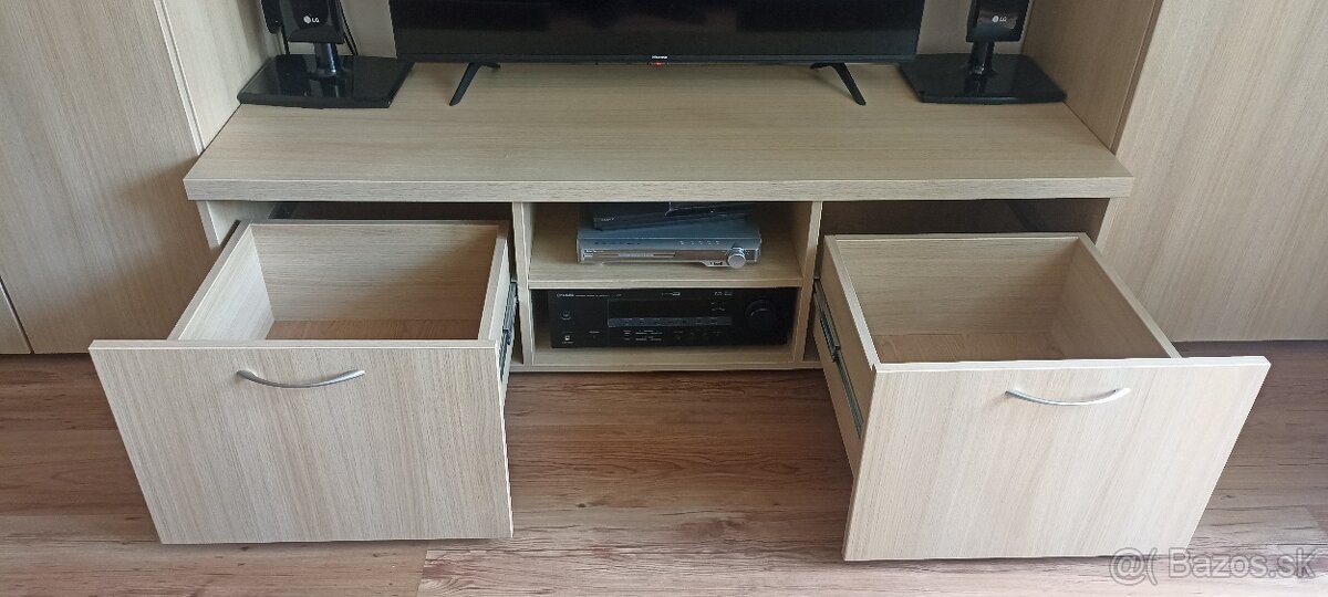 Obyvacia stena so stolikom - 5