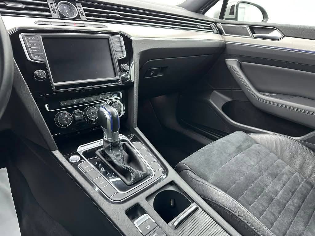 Passat Variant (Combi) GTE Elegance Full LED 160kW Virtual - 5