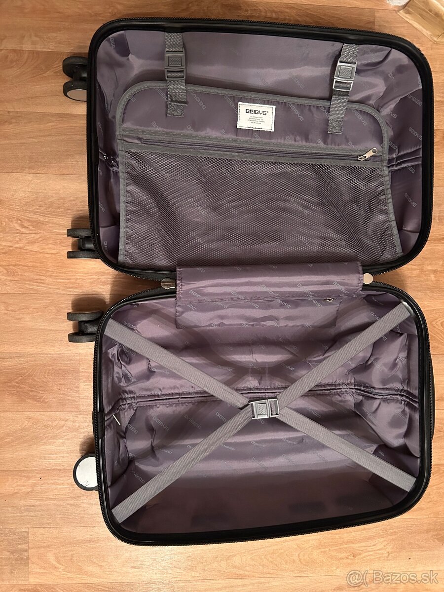 Cestovný kufor plastový S - 5