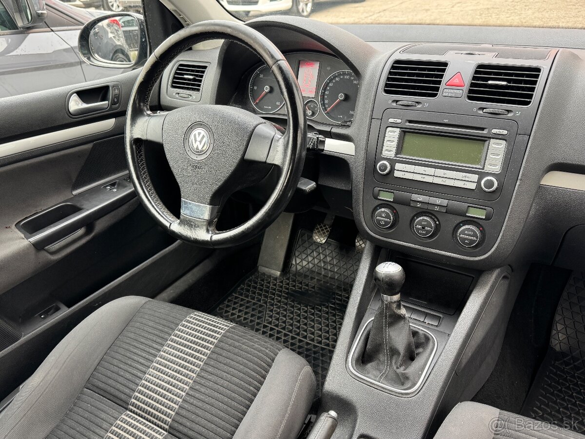 Interier VW Golf 5 3dv verzia - 5