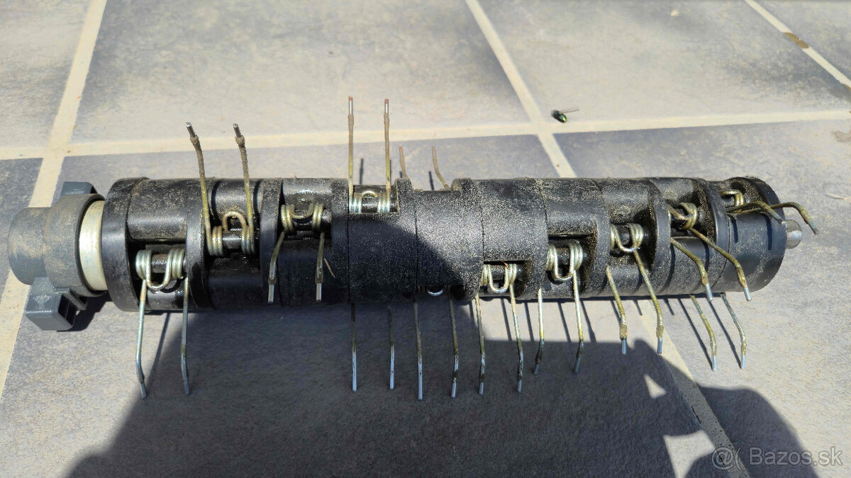 AKU vertikutátor SF 4036 36 V - 5