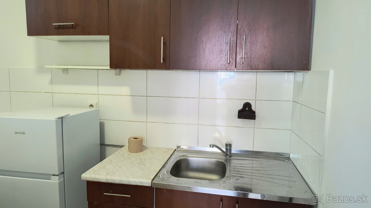 829c Garzónka Košice – centrum, ul. Masarykova - 5