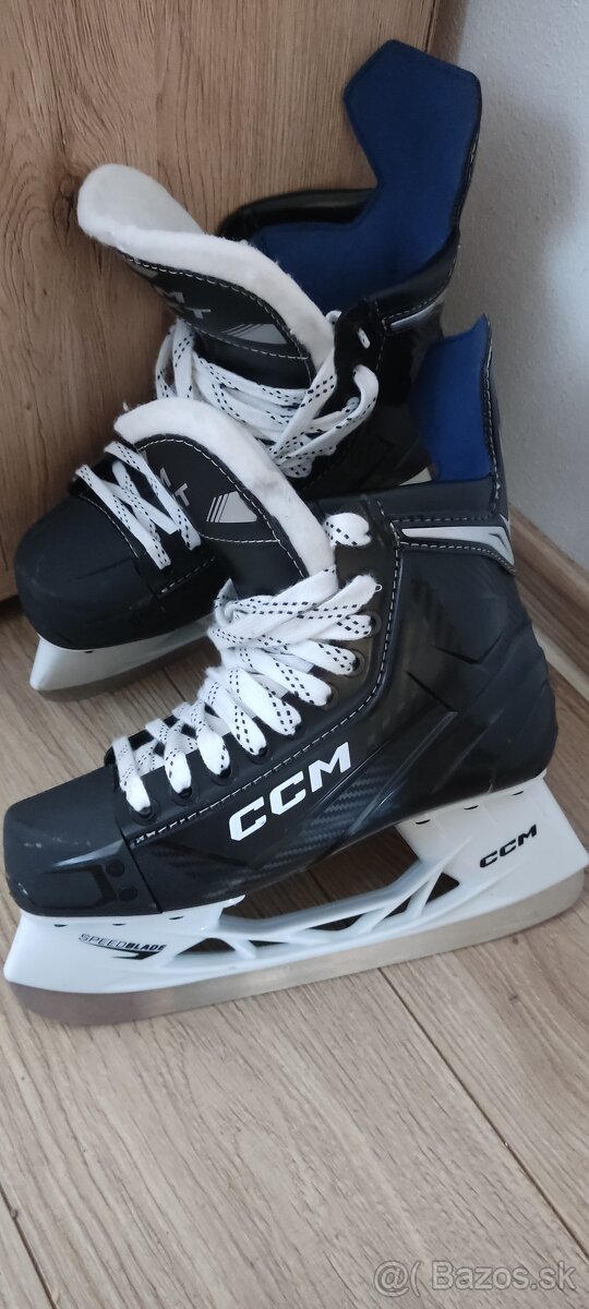 Hokejové korčule CCM Next Intermediate Regular, veľkosť 40,5 - 5