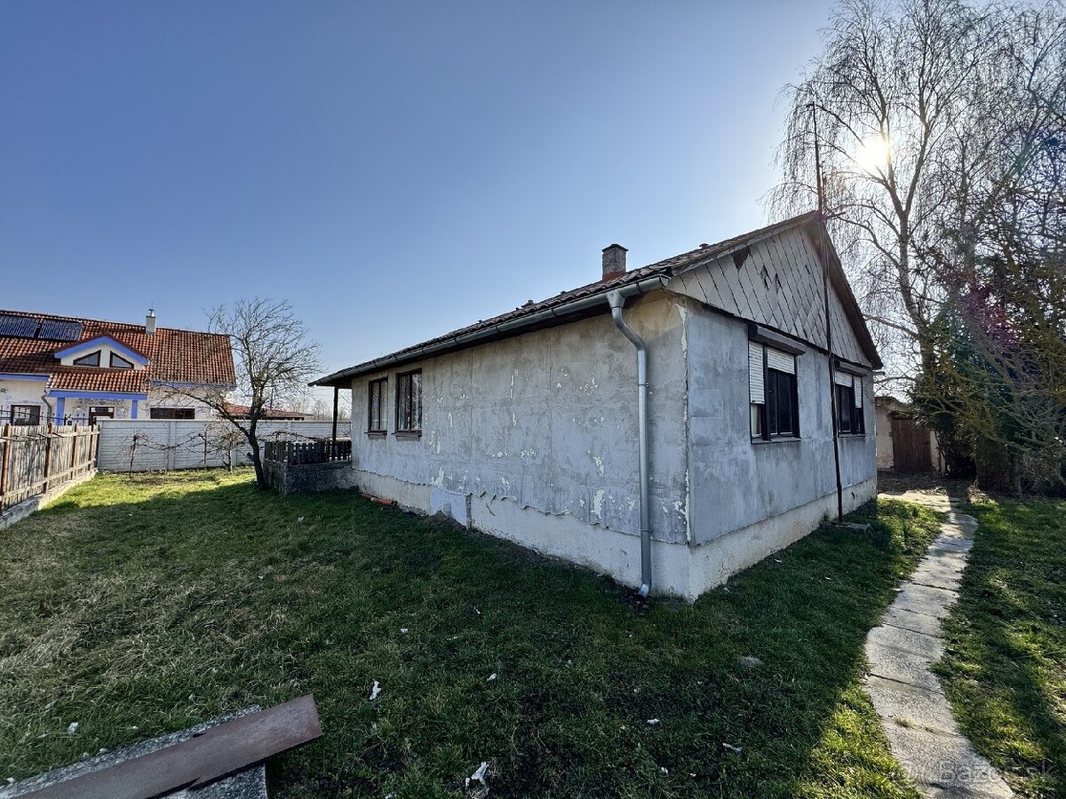 Na predaj RD s 860 m2 v obci Veľké Leváre. - 5