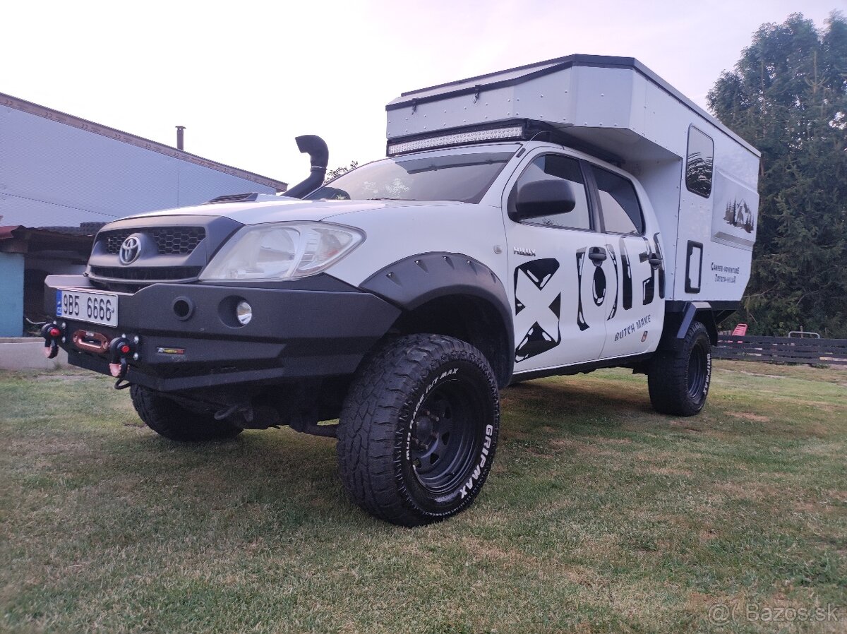 Toyota Hilux camper offroad obytné obytná nástavba