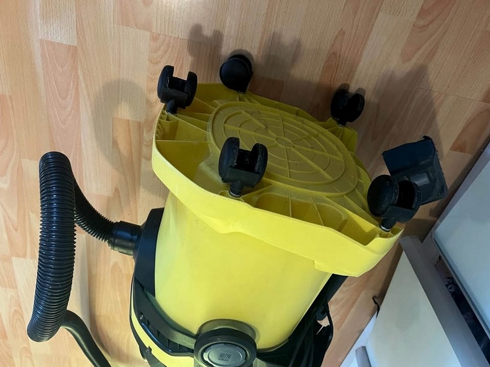 Priemyselný vysávač Karcher WD 5 - 5