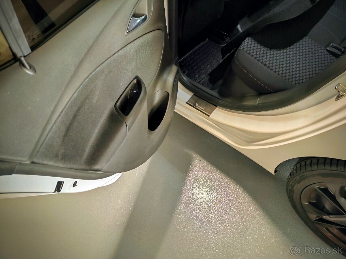 Predám Opel Astra K 1.4 benzín - výmena za combi - 5