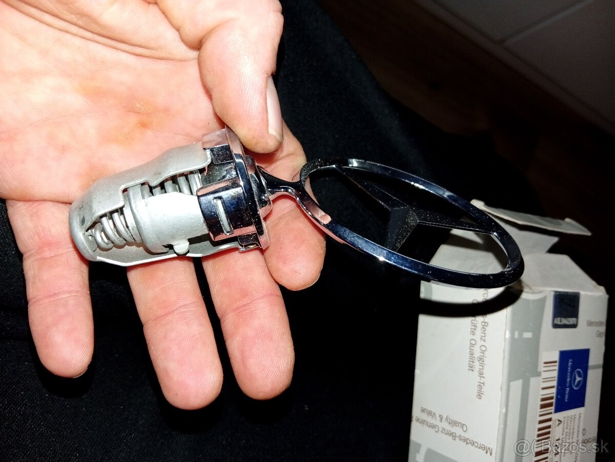 Originálny znak Mercedes - 5