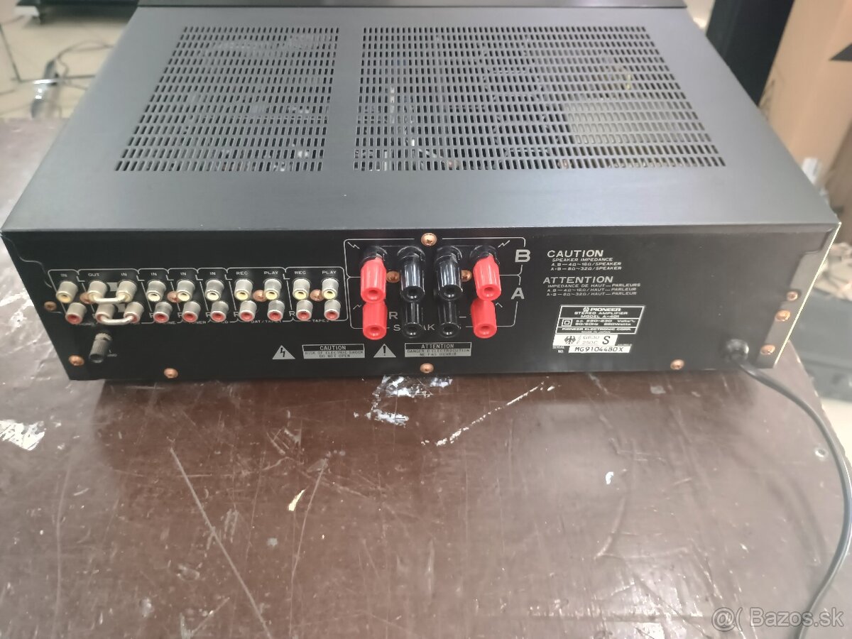 Zosilňovač Pioneer - 5