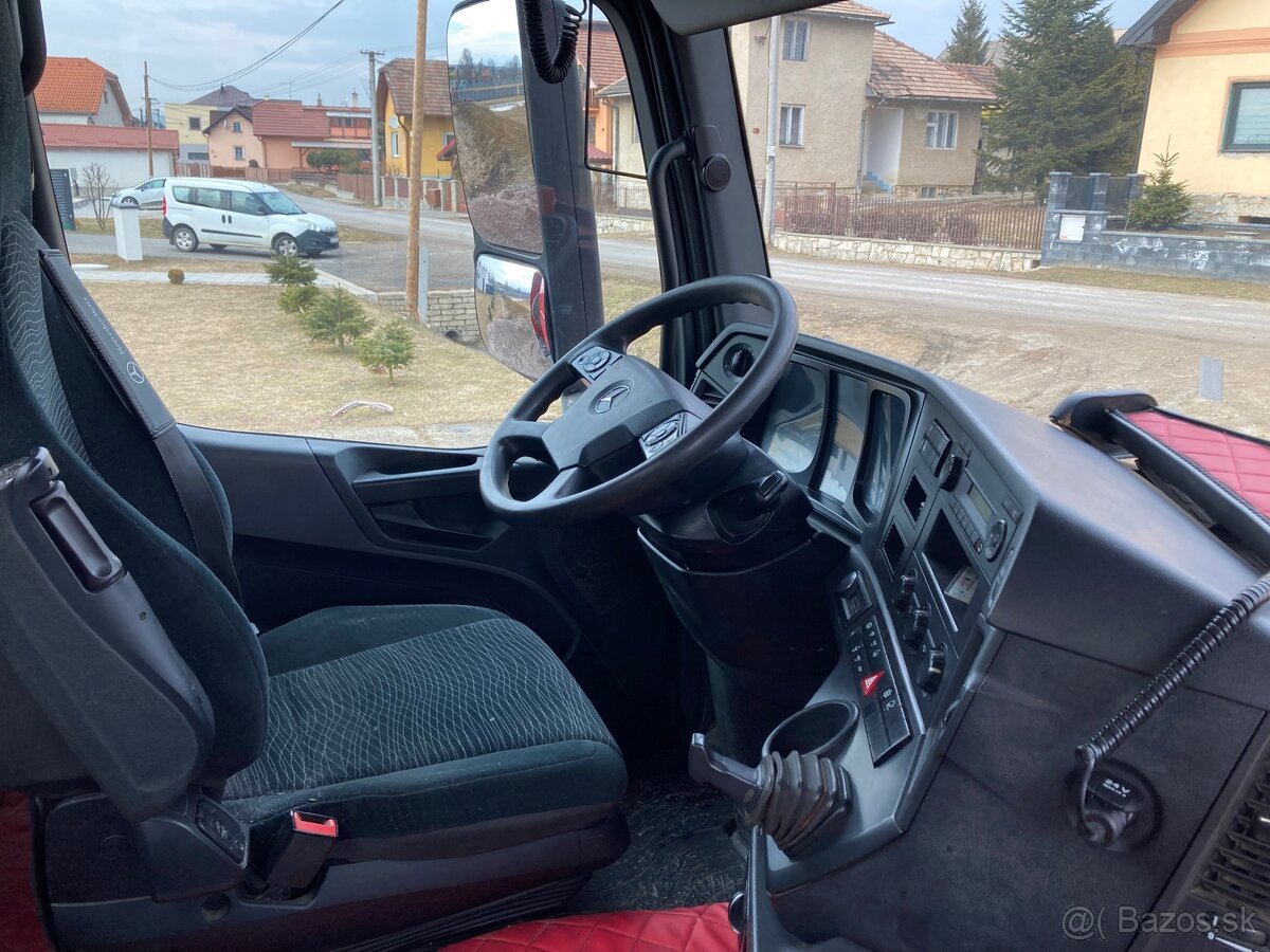 Mercedes Arocs 3251, Sklapač 8x4 - 5