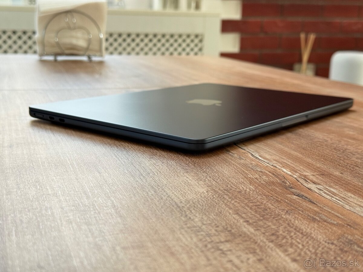 MacBook Air 13" M3 (v záruke) – 16GB RAM, 512GB - 5
