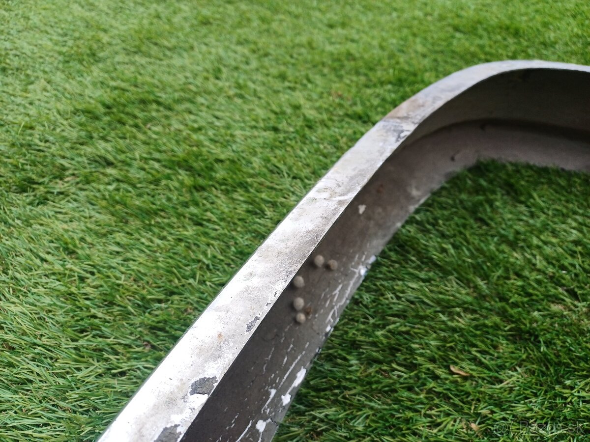 Nárazník Škoda 105L - 5