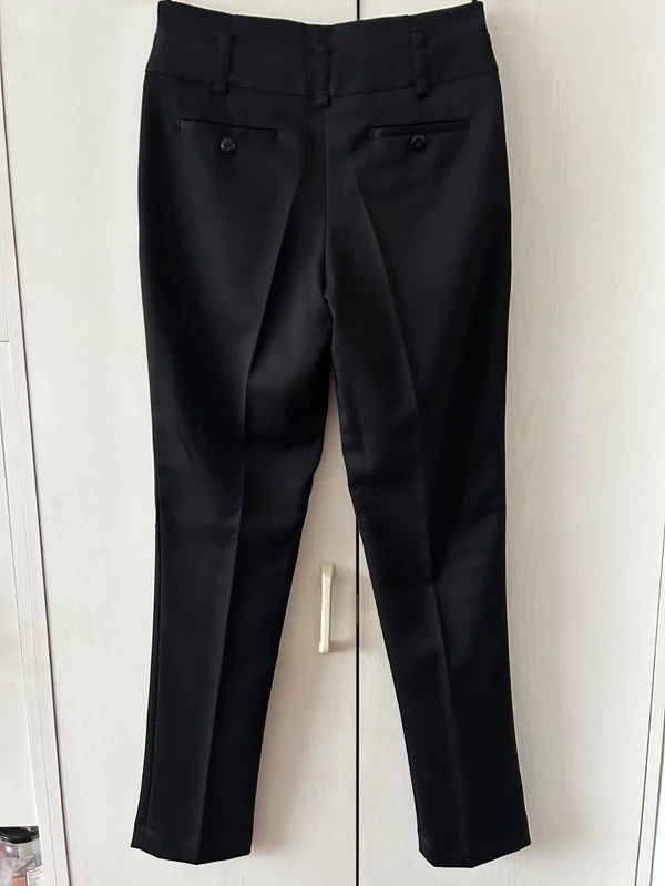 Dámske čierne nohavice - 5