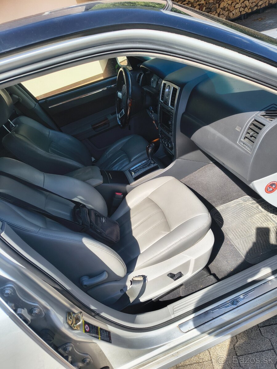 Chrysler 300c Touring - 5