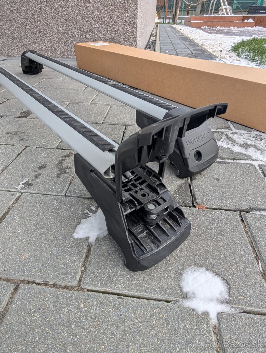 Stresny nosic Peugeot 5008 - 5