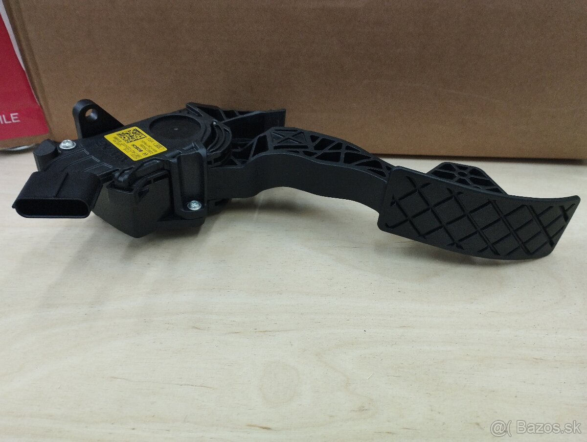 Plynový pedál WV group 2023 "KEEP DOWN" - 5