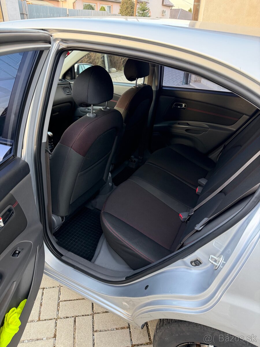 Kia Rio Sporty - 5