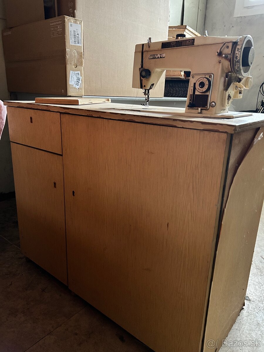 Šijací stroj Predom 438 - 5