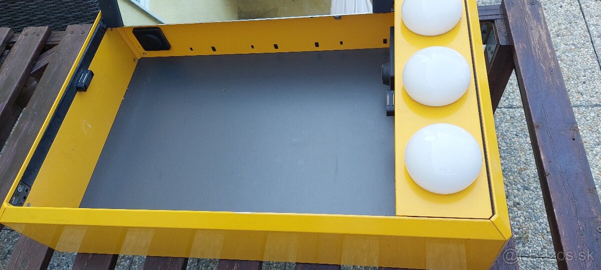 Zrkadlova skrinka - 5