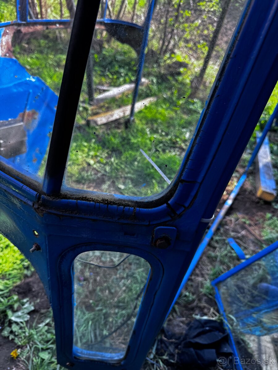 Kabina dvere strecha zetor 3011 - 5