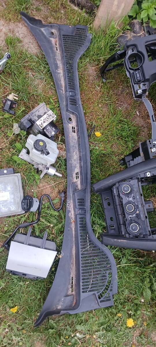 Predam nahradne diely na octavia 2 - 5