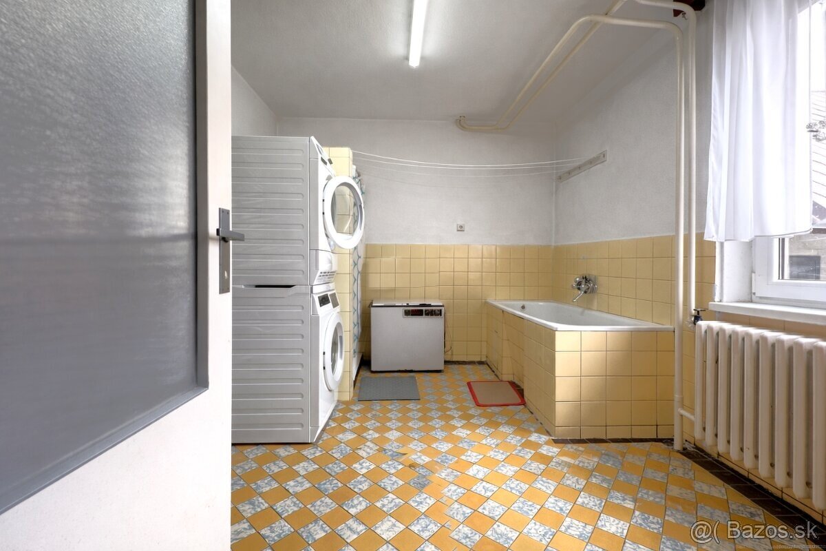 Veľký RD v obci Častkov na predaj - 5