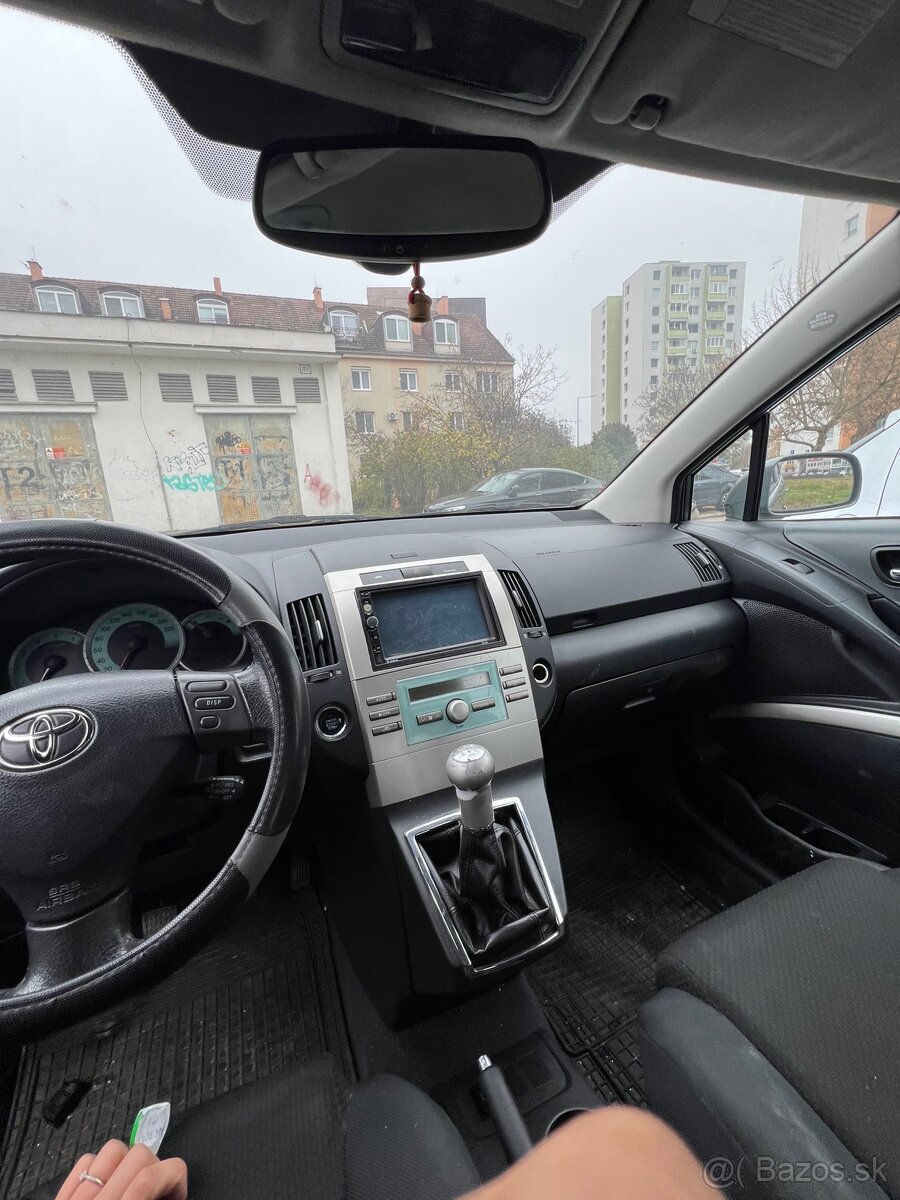 Toyota Corolla Verso 2.0 D-4D (7 miest) - 5