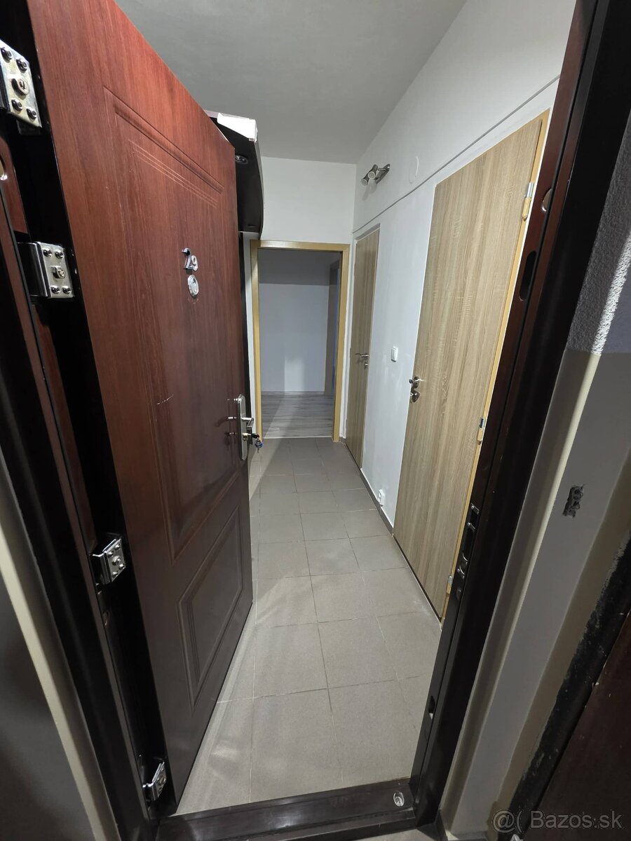 1,5 izbový byt na prenájom Pod Papierňou - 5