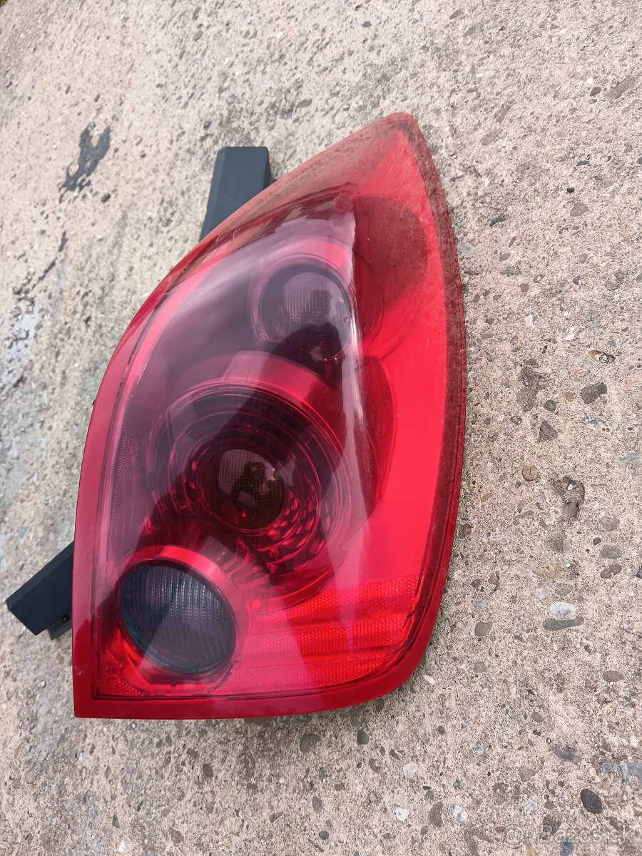 Predam na Nissan primera predne a zadne svetla 2002-2008 - 5