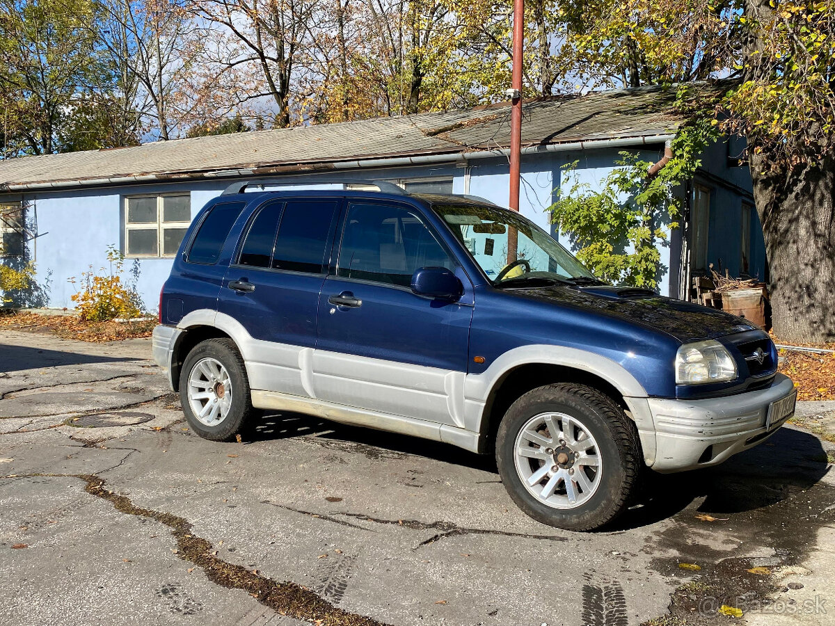 Suzuki Grand Vitara 2.0 - 5