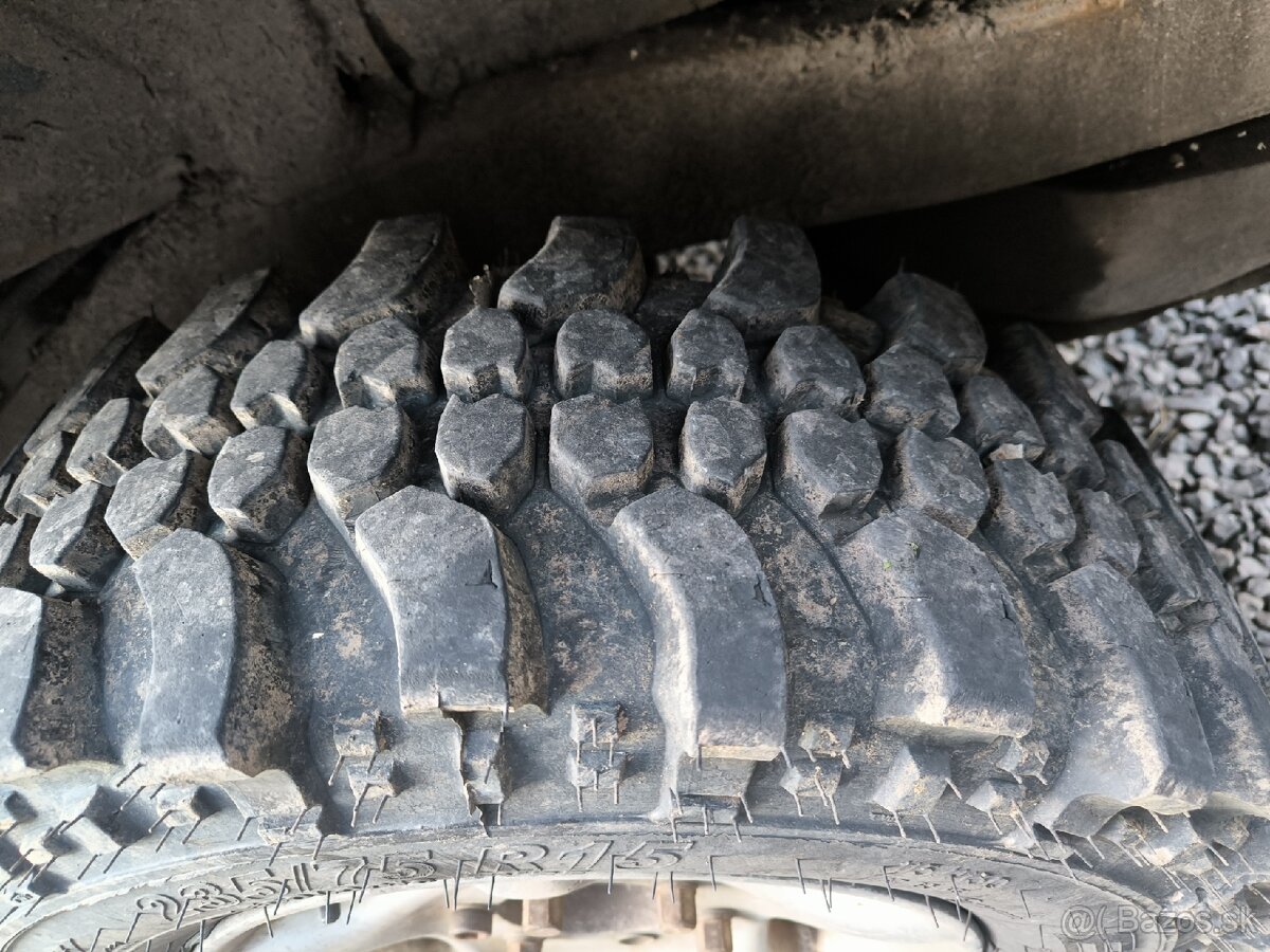 235/75 R15 offroad pneu T3