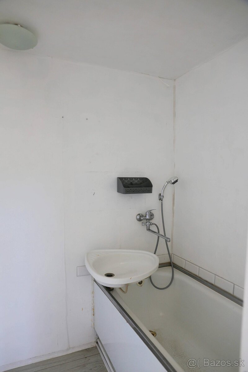 Predám priestranný, slnečný 3i byt v Novej Bani v širš - 5